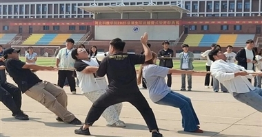 力“聚”成铁，臂勇夺“冠”