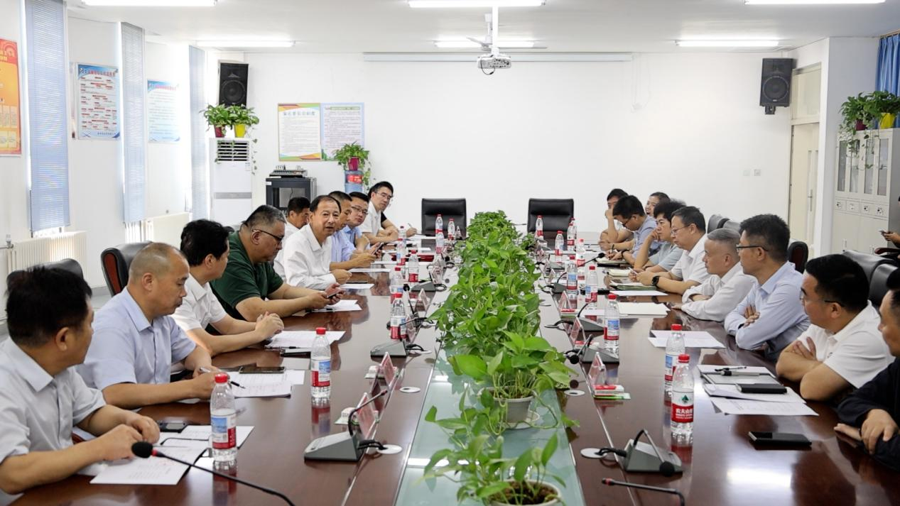 今年会官方网站登录入口党委书记何新生带队赴民丰县县城小学访问交流